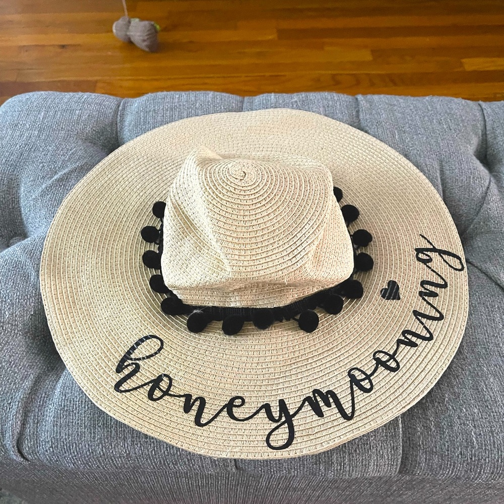Honeymooning straw hat